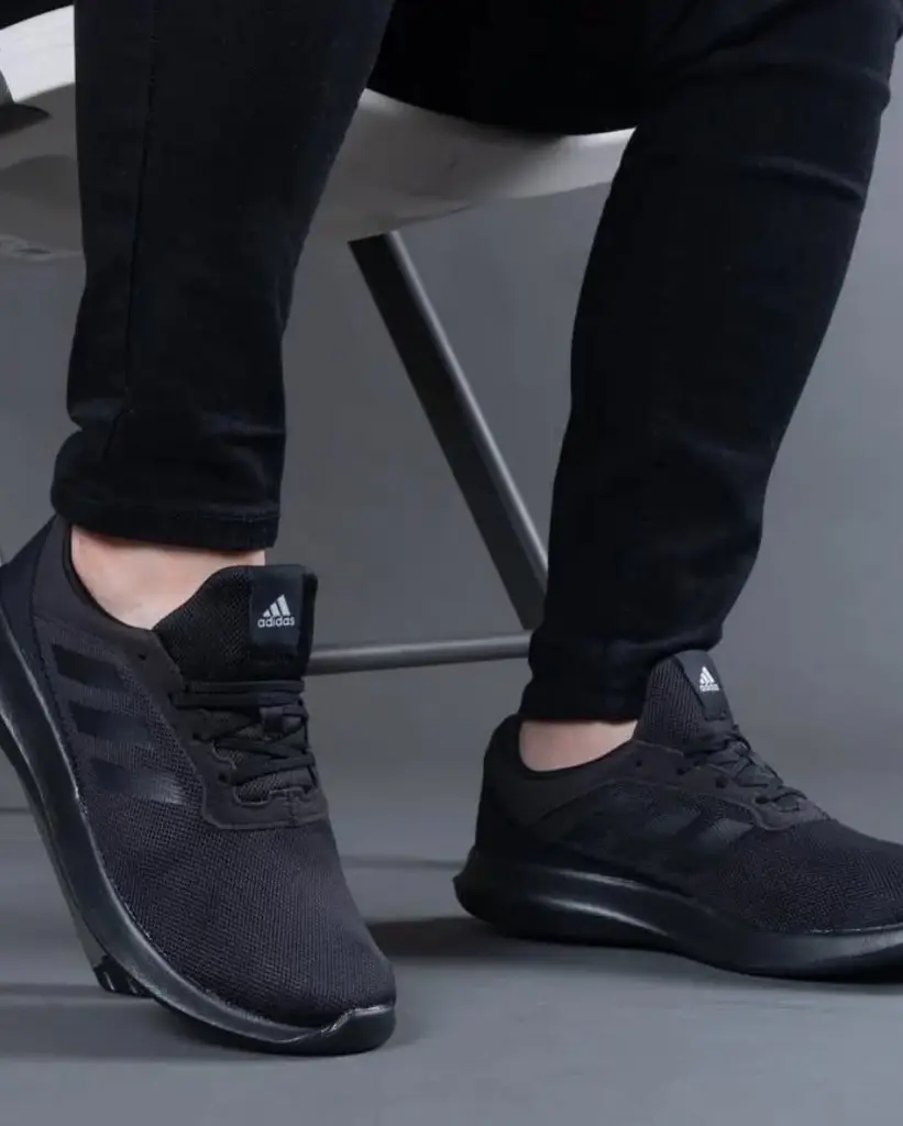 adidas coreracer   Talla 39.  ORIGINALES   $230,000 precio promo   Envíos gratis en Cereté   Envíos seguros a todo el país.....webp
